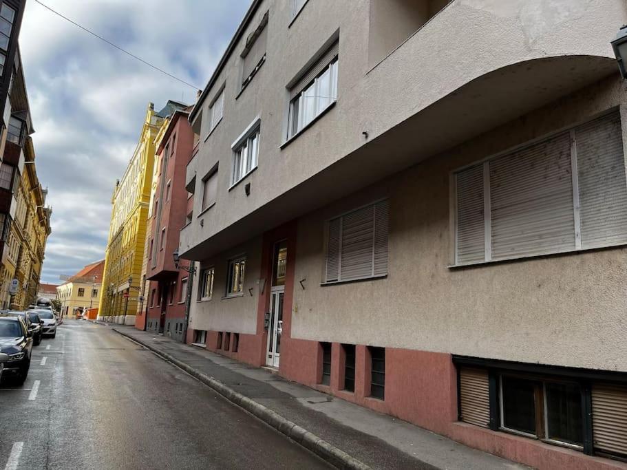 Downtown Studio Apartman بيتْش المظهر الخارجي الصورة